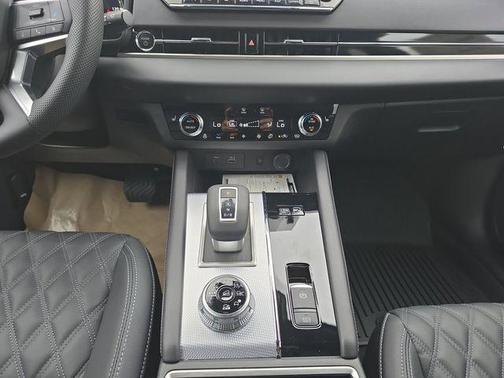 Alpine Frost 2026 Nissan Rogue Platinum