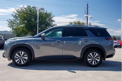 2024 Nissan Pathfinder SL FWD