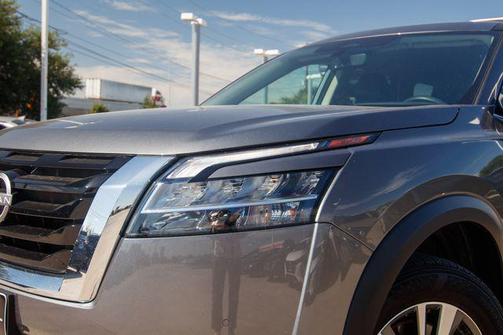 2024 Nissan Pathfinder SL FWD
