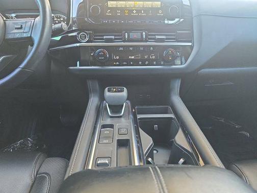 2023 Nissan Pathfinder SL FWD