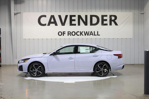 2025 Nissan Altima SR FWD