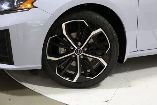 2025 Nissan Altima SR FWD