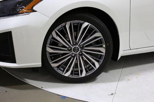 2025 Nissan Altima 2.5 SL