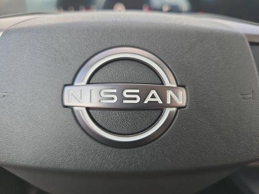 Aspen White/Super Black 2026 Nissan Sentra SR