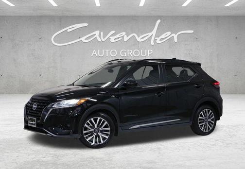 2022 Nissan Kicks SR