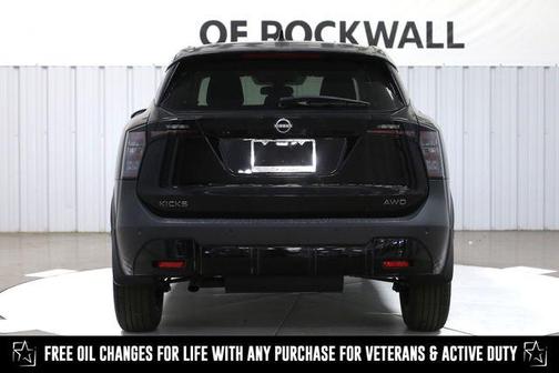 2025 Nissan Kicks SV