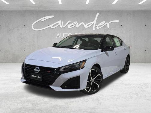 Gray Sky/Super Black 2026 Nissan Altima SR FWD