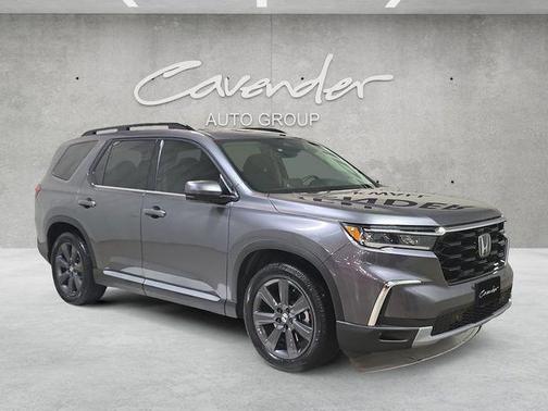 2025 Honda Pilot Touring 8-Passenger