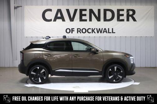 2025 Nissan Kicks SR