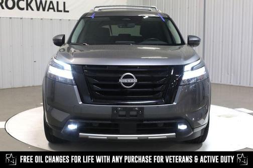 2023 Nissan Pathfinder SL FWD