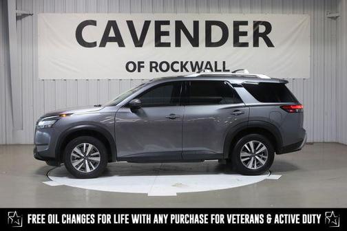 2023 Nissan Pathfinder SL FWD