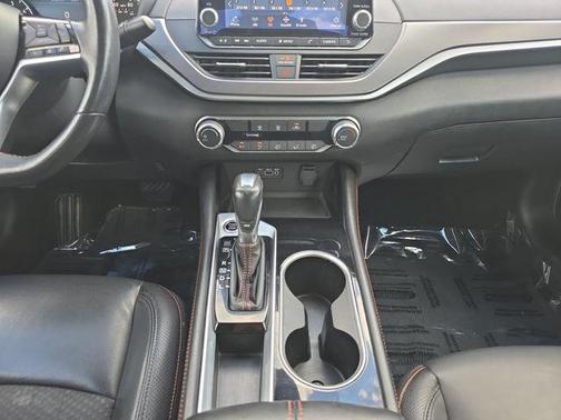 Brilliant Silver Metallic 2024 Nissan Altima SR FWD