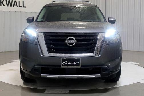 2025 Nissan Pathfinder SL 4WD