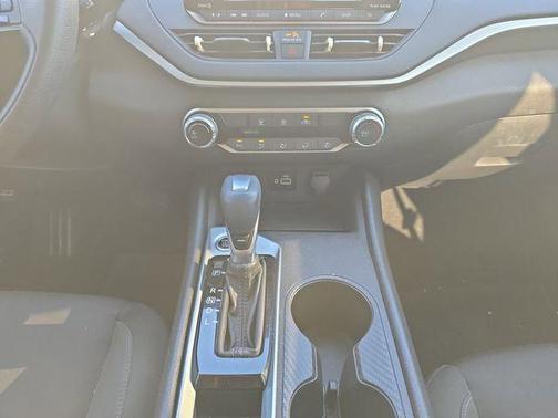 Glacier White 2023 Nissan Altima S FWD