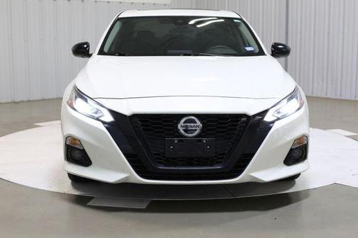 2022 Nissan Altima SR FWD