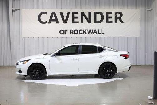 2022 Nissan Altima SR FWD