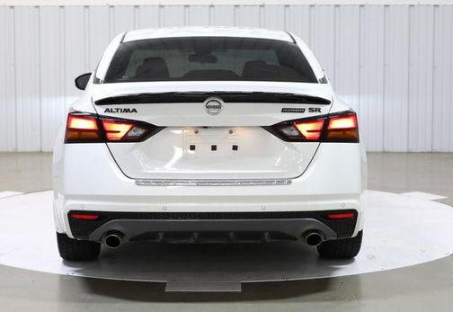 2022 Nissan Altima SR FWD