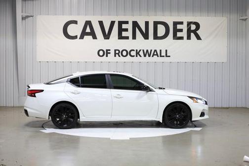 2022 Nissan Altima SR FWD