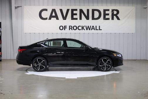 2025 Nissan Altima SR FWD