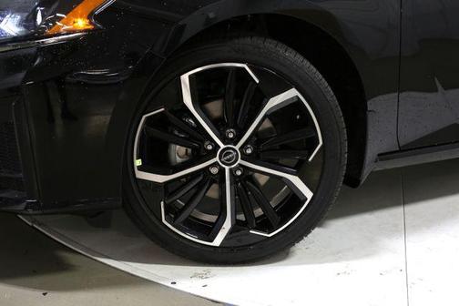 2025 Nissan Altima SR FWD