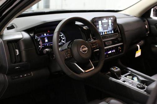 2025 Nissan Pathfinder SL FWD