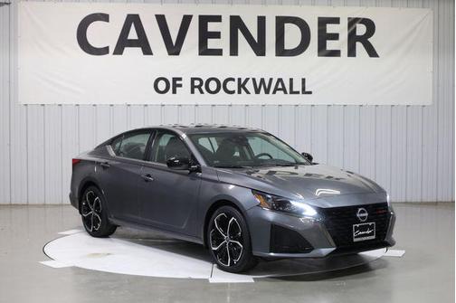 2025 Nissan Altima SR FWD