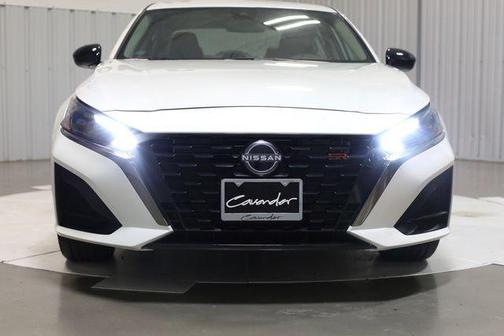 2025 Nissan Altima SR FWD