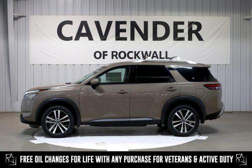 2025 Nissan Pathfinder Platinum FWD