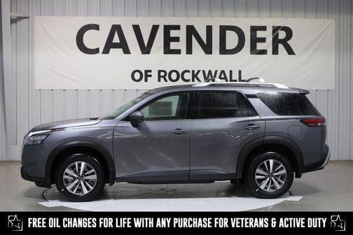 2025 Nissan Pathfinder SL 4WD