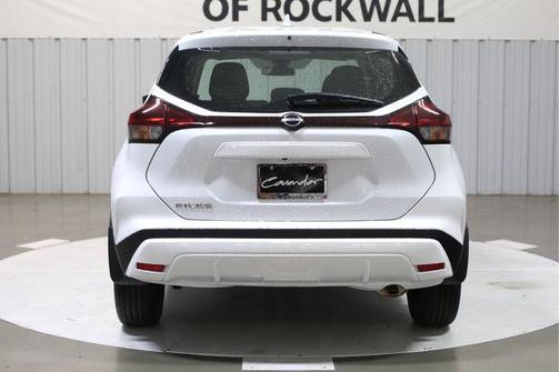 2025 Nissan Kicks S