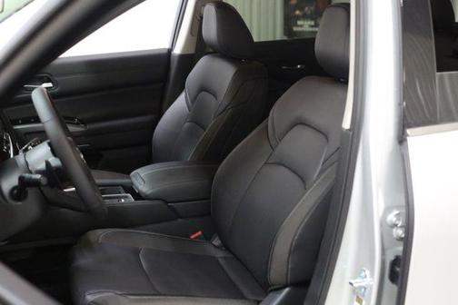 2025 Nissan Pathfinder SL FWD