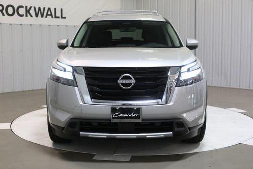 2025 Nissan Pathfinder SL FWD