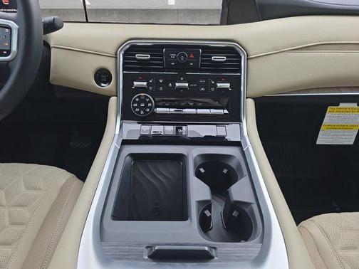Aspen White Tricoat 2026 Nissan Armada Platinum