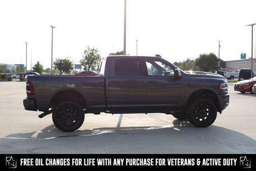 2023 RAM 2500 Laramie Crew Cab 4x4 6'4' Box