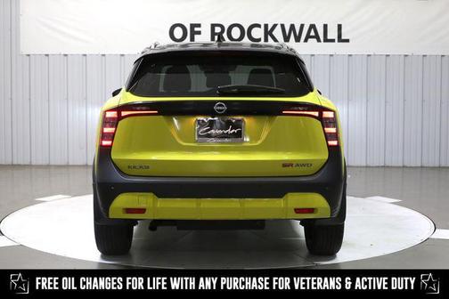 2025 Nissan Kicks SR