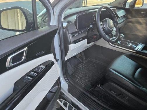 2023 Kia Carnival SX