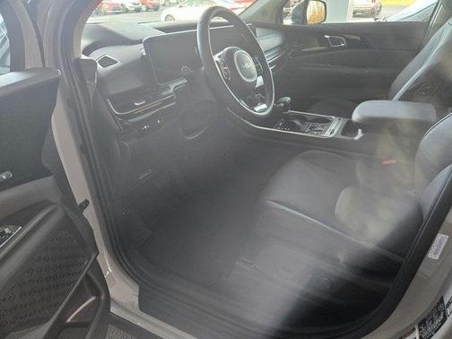 Ceramic Silver 2026 Kia Carnival SX Prestige