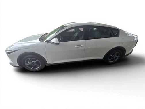 Snow White Pearl 2025 Kia K4 LXS