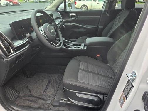 2025 Kia Sorento LX