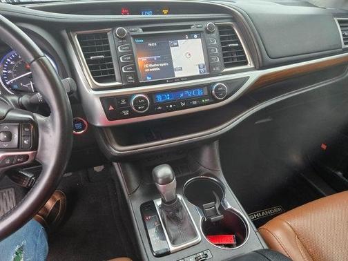 2019 Toyota Highlander Limited Platinum