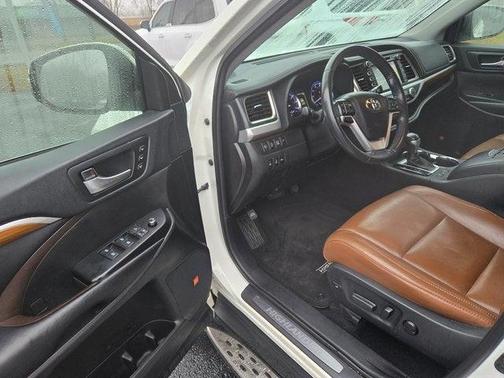 2019 Toyota Highlander Limited Platinum
