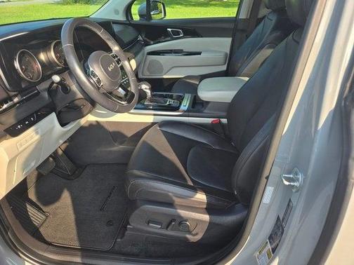 2022 Kia Carnival EX
