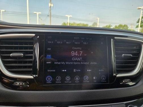 2017 Chrysler Pacifica Touring