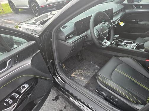 Aurora Black Pearl 2026 Kia K5 GT