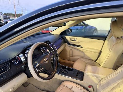 2016 Toyota Camry XLE