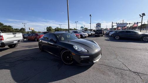 Carbon Gray Metallic 2016 Porsche Panamera 4