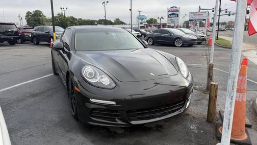 Carbon Gray Metallic 2016 Porsche Panamera 4
