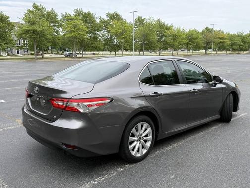 Predawn Gray Mica 2018 Toyota Camry LE