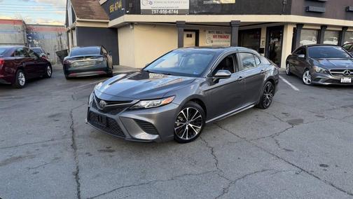 2018 Toyota Camry SE