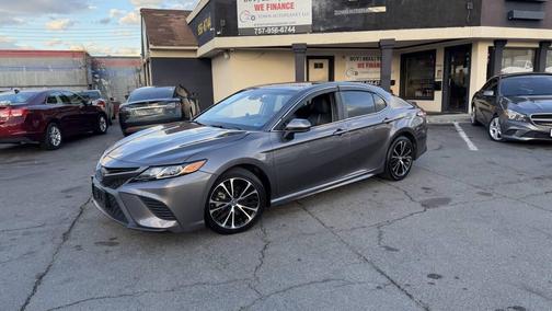 2018 Toyota Camry SE